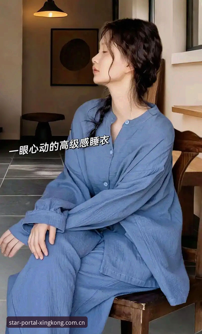 星期天晚上十一点，林悦靠在沙发上，手机屏幕显示着“网络连接异常，请稍后重试”的提示。她刚加班回到家，原本想在睡前打开星空入口官方中国站点，看一眼曼联对利物浦的实时比分，结果点进去三次，页面都卡在加载中不动。更糟的是，她把旧版App卸载后想去官网重新下载，浏览器直接跳转到一个空白页——网址好像也打不开了。这不是林悦一个人的问题。最近一两个月，不少用户反馈星空入口官方中国站点网站下载不了，要么被运营商拦截，要么解析超时。如果你也遇到类似情况，先别急着骂服务器，往下看。